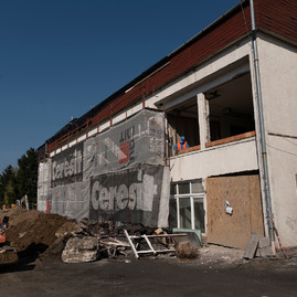 Zväčšiť fotografiu - Takmer všetky rozbehnuté investičné akcie župy pokračujú aj napriek koronavírusu - 20200319_TSK_nemocnice_020w