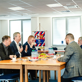 Zväčšiť fotografiu - Témou boli najmä projekty pre marginalizované skupiny - TSK_stretnutie_splnomocnenec_Daško_mini (12 of 16)