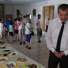 Timoradza,  sebedražie, dvorec  -  malé obce s veľkými výročiami. obyvateľov spájala aj lehota pod vtáčnikom - LEHOTA_POD_VTACNIKOM (5)