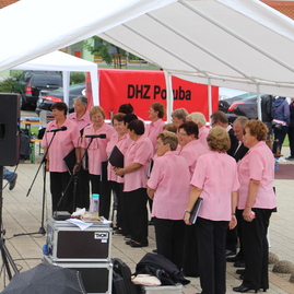 Tradičné jedlá, oslavy folklórnej skupiny či otvorenie nového multifunkčného ihriska. aj taký bol víkend v trenčianskej župe. 
