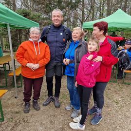 Zväčšiť fotografiu - Tradičný výstup na maguru prilákal ľudí z celého okolia - 20230506_093940