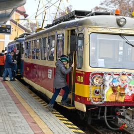 Zväčšiť fotografiu - Traja králi prídu do trenčianskeho kraja električkou