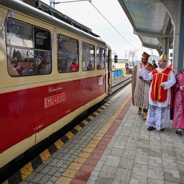 Zväčšiť fotografiu - Traja králi prídu do trenčianskeho kraja električkou