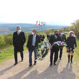 Zväčšiť fotografiu - Trenčianska župa nadviazala spoluprácu so samosprávami v podbradlianskom regióne - IMG_0432