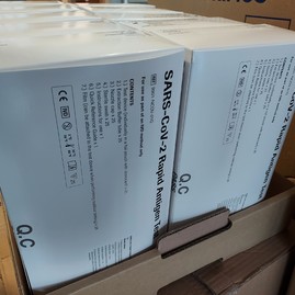 Zväčšiť fotografiu - Trenčianska župa opäť distribuovala ochranné pomôcky - 20210929_091948