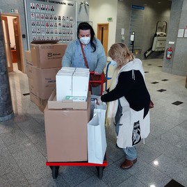 Zväčšiť fotografiu - Trenčianska župa opäť distribuovala ochranné pomôcky - 20210929_092235