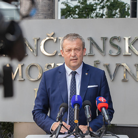 Zväčšiť fotografiu - Trenčianska župa poskytne humanitárnu pomoc tornádom zasiahnutým oblastiam juhomoravského kraja - TSK_zastupiteľstvo_XXX (17 of 17)