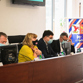 Zväčšiť fotografiu - Trenčianska župa poskytne humanitárnu pomoc tornádom zasiahnutým oblastiam juhomoravského kraja - TSK_zastupiteľstvo_XXX (4 of 17)