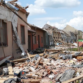 Zväčšiť fotografiu - Trenčianska župa poskytne humanitárnu pomoc tornádom zasiahnutým oblastiam juhomoravského kraja - www.ta.sr.sk