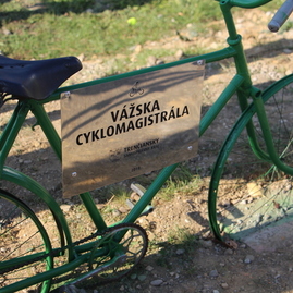 Zväčšiť fotografiu - Trenčianska župa spúšťa výstavbu ďalšej cyklotrasy! - cyklo2
