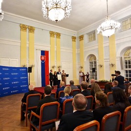 Zväčšiť fotografiu - Trenčianska župa získala ďalšie ocenenie - 20231109_173214