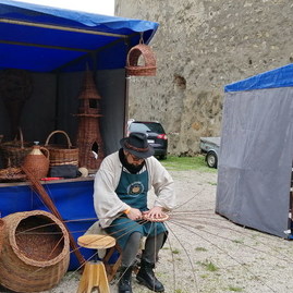 Zväčšiť fotografiu - Trenčiansky hrad bude hostiť tradičné remeslá - Juz12_resize