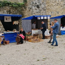 Zväčšiť fotografiu - Trenčiansky hrad bude hostiť tradičné remeslá - Juz20_resize