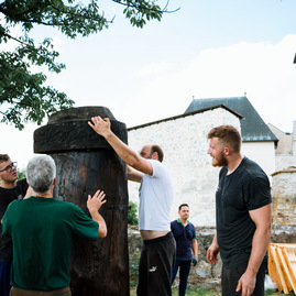 Zväčšiť fotografiu - TSK_TN hrad_stavanie úľov (17)