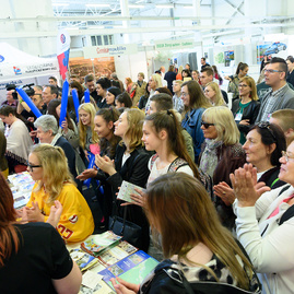 Trenčiansky kraj je pravým hokejovým regiónom, v hokejovom duchu sa otváral aj stánok kocr trenčín región na region tour expo 2019 - 20190517_REGION_TOUR_EXPO_012w