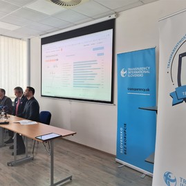 Zväčšiť fotografiu - Trenčiansky kraj jediný s ratingom a+ - 20220516_110600