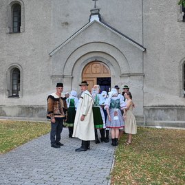 Zväčšiť fotografiu - Trenčiansky kraj podporil folklór, komunitný život aj dobrovoľných hasičov