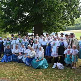 Zväčšiť fotografiu - Trenčiansky kraj podporil folklór, komunitný život aj dobrovoľných hasičov