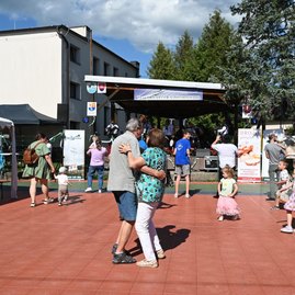 Zväčšiť fotografiu - Trenčiansky kraj podporil folklór, komunitný život aj dobrovoľných hasičov