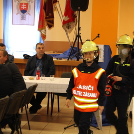 Trenčiansky župan odovzdal dobrovoľným hasičským zborom cez víkend takmer 350 kníh o dhz v trenčianskom kraji - Bánovce_1417 (1)