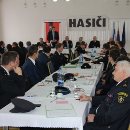 Trenčiansky župan odovzdal dobrovoľným hasičským zborom cez víkend takmer 350 kníh o dhz v trenčianskom kraji - Beluša_1645