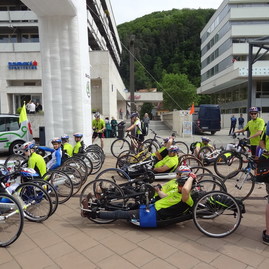 Trenčiansky župan prešiel jednu etapu športovo-charitatívneho podujatia s hendikepovanými cyklistami - 3_resize