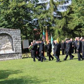 Trenčiansky župan si uctil pamiatku zosnulých baníkov na regionálnych oslavách dňa baníkov 2015 - Obrázok 018
