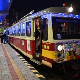 Zväčšiť fotografiu - Trojkráľová električka sa vrátila po 3 rokoch, a to s rekordnou návštevnosťou - Zmenšené trojkrálová 2023 (58)