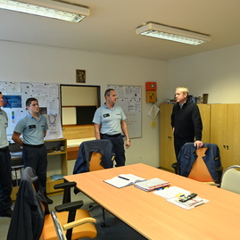 Zväčšiť fotografiu - Trojkráľovým výjazdom ukončil župan návštevy záchranných zložiek a cestárov v kraji - DSC_0911