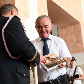 Zväčšiť fotografiu - Uctili sme si štefánika i sto rokov činnosti dobrovoľného hasičského zboru