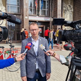 Zväčšiť fotografiu - Univerzita alexandra dubčeka v trenčíne s prvenstvom v zdieľanej doprave - 20230417_103642