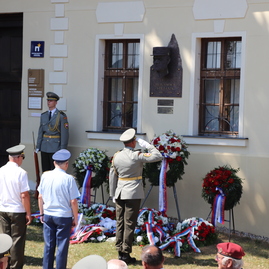 Zväčšiť fotografiu - Uplynulo 142 rokov od narodenia najväčšieho slováka - IMG_1231