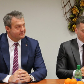 Zväčšiť fotografiu - Úrad pre verejné obstarávanie je bližšie obyvateľom už aj v trenčianskom kraji - IMG_4565_zmensena