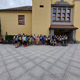 Zväčšiť fotografiu - Ústredným motívom židovsko-kresťanskej cyklopúte je podpora dialógu - 20230914_154344(0)