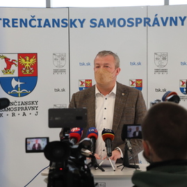 Zväčšiť fotografiu - Utečencom z ukrajiny župa poskytne ubytovanie, bezplatnú dopravu aj materiálnu pomoc - IMG_5229