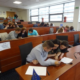 V 10. ročníku regionálneho kola súťaže mladý európan 2015 s veľkým náskokom uspela spojená škola nováky - 3a