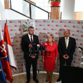 V brezovej pod bradlom zasadla vláda sr, novú techniku si od ministerky vnútra prevzali hasičské zbory z ďalších 4 obcí kraja - 71026188_1383517025149031_7335738518762684416_o