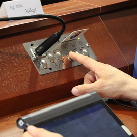 Zväčšiť fotografiu - V budúcom roku župa investuje najviac financií do modernizácie škôl a rekonštrukcie ciest - IMG_3953_zmensena