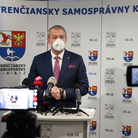 Zväčšiť fotografiu - V budúcom roku župa investuje najviac financií do modernizácie škôl a rekonštrukcie ciest - IMG_4014