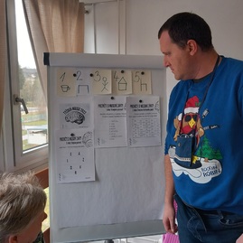 Zväčšiť fotografiu - V centre sociálnych služieb – lúč si precvičili mozgové závity - 20230315_092340