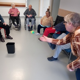 Zväčšiť fotografiu - V centre sociálnych služieb – lúč si precvičili mozgové závity - 20230316_092848