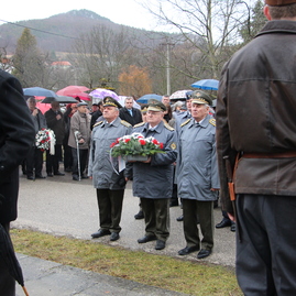 Zväčšiť fotografiu - V cetune sa spomínalo na obete bojov za slobodu - IMG_7609