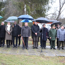 Zväčšiť fotografiu - V cetune sa spomínalo na obete bojov za slobodu - IMG_7619