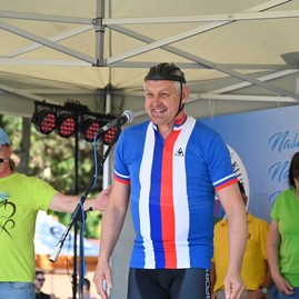 Zväčšiť fotografiu - V cyklistickom drese aj v kroji: sobota v kraji v znamení športu aj folklóru
