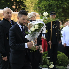 Zväčšiť fotografiu - V handlovej spomínajú na banícku tragédiu spred 12 rokov - 2