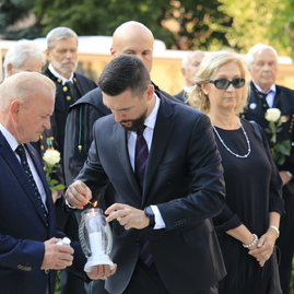 Zväčšiť fotografiu - V handlovej spomínajú na banícku tragédiu spred 12 rokov - 4