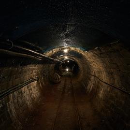 Zväčšiť fotografiu - V handlovej spomínajú na banícku tragédiu spred 12 rokov - martin-brechtl-S02FHccCSdA-unsplash