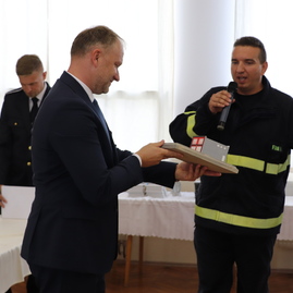 Zväčšiť fotografiu - V kolačíne slávnostne otvorili zrekonštruovanú hasičskú zbrojnicu - IMG_3949