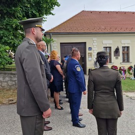 Zväčšiť fotografiu - V košariskách sme si pripomenuli narodenie najväčšieho slováka - 20230721_111000