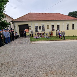 Zväčšiť fotografiu - V košariskách sme si pripomenuli narodenie najväčšieho slováka - 20230721_112157